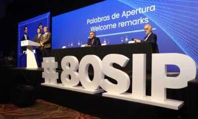 Fotografía cedida por la SIP de asistentes en la apertura de la 80 Asamblea de la Sociedad Interamericana de Prensa (SIP) este jueves, en Córdoba (Argentina). EFE/ SIP