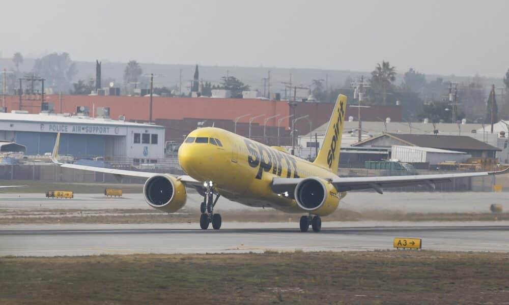 Foto de archivo de un avión de Spirit Airlines en el aeropuerto de Hollywood Burbank, en California, EE.UU. EFE/EPA/Caroline Brehman