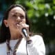 Fotografía de archivo del 28 de agosto de 2024 de la líder opositora venezolana, María Corina Machado, pronuncia un discurso ante seguidores en una manifestación en Caracas (Venezuela). EFE/ Ronald Peña