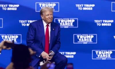 El expresidente de Estados Unidos y actual candidato presidencial republicano Donald Trump pronuncia un discurso durante una reunión del Ayuntamiento en el Greater Philadelphia Expo Center & Fairgrounds en Oaks, Pensilvania, EE. UU., el 14 de octubre de 2024. EFE/EPA/Shawn Thew