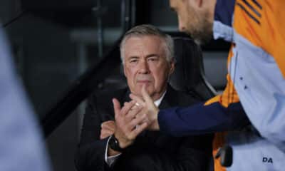 El entrenador del Real Madrid, Carlo Ancelotti, antes del partido de la décima jornada de LaLiga EA Sports que Celta de Vigo y Real Madrid disputaron este sábado en el estadio de Balaídos. EFE/Lavandeira