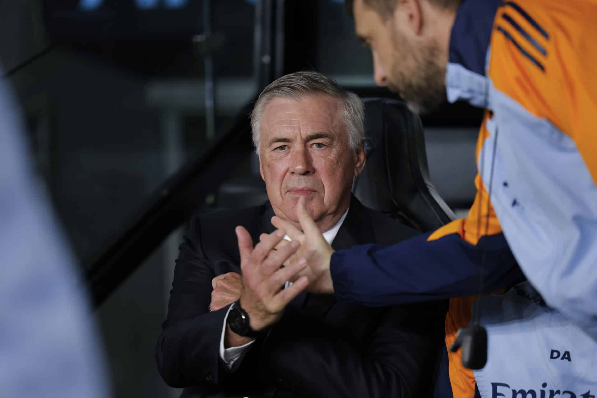 El entrenador del Real Madrid, Carlo Ancelotti, antes del partido de la décima jornada de LaLiga EA Sports que Celta de Vigo y Real Madrid disputaron este sábado en el estadio de Balaídos. EFE/Lavandeira