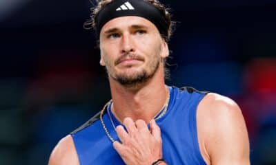 El tenista alemán Alexander Zverev durante el partido de dieciseisavos de final del torneo de Shanghai, China ante el belga David Goffin. EFE/EPA/ALEX PLAVEVSKI