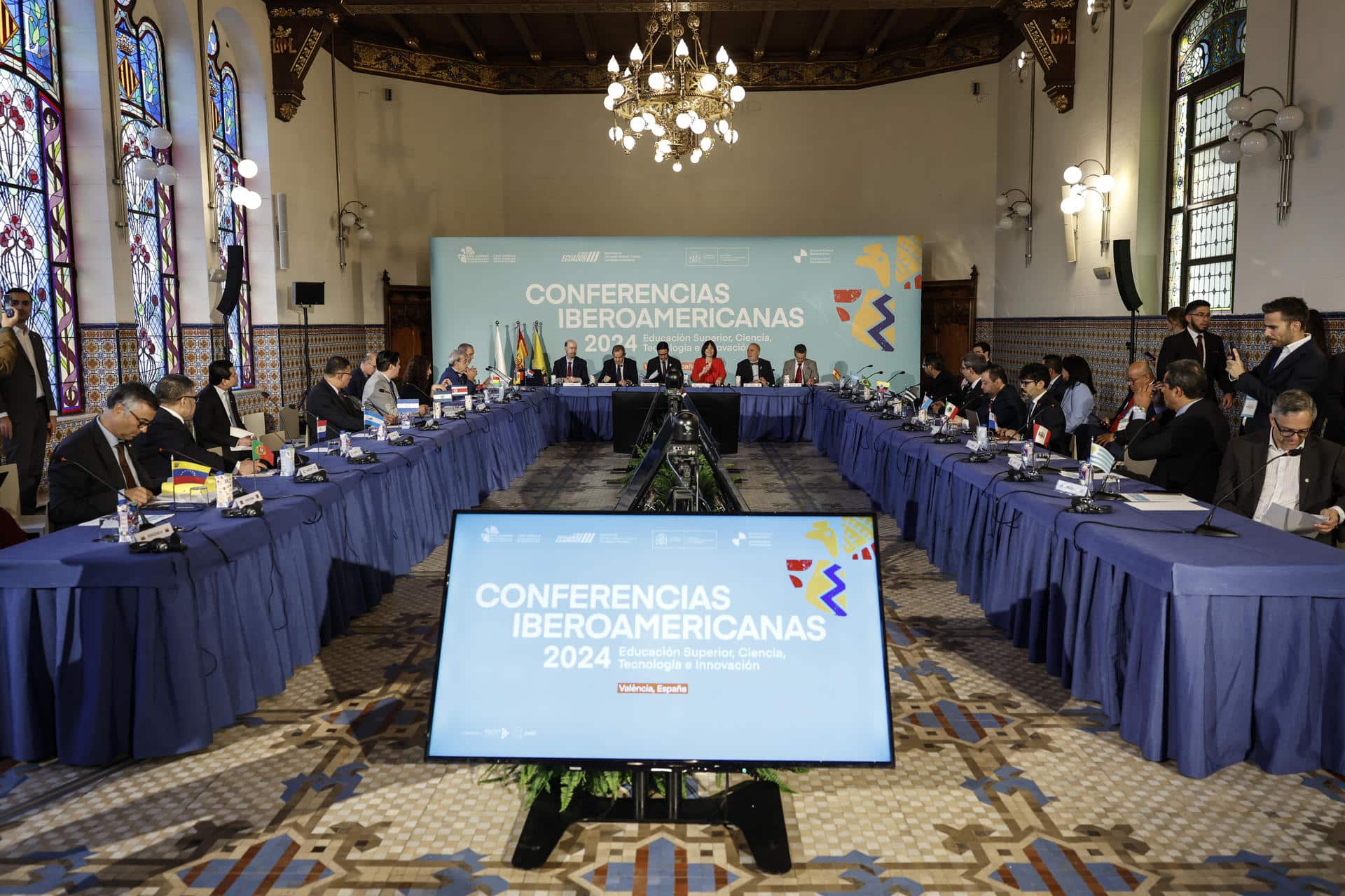 La Secretaría de Educación Superior, Ciencia, Tecnología e Innovación de Ecuador y el Ministerio de Ciencia, Innovación y Universidades de España, en coordinación con la Secretaría General Iberoamericana (SEGIB), celebran la VI Reunión de Ministras, Ministros y Altas Autoridades de Ciencia, Tecnología e Innovación, con debates sobre las agencias financiadoras y la transformación digital de la educación superior. EFE/Biel Aliño