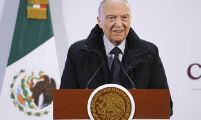 Fotografía cedida por la Presidencia de México del titular de la Fiscalía General de la República (FGR), Alejandro Gertz Manero, durante su intervención en una rueda de prensa en el Palacio Nacional, este martes en la Ciudad de México (México). EFE/ Presidencia de México/SOLO USO EDITORIAL/SOLO DISPONIBLE PARA ILUSTRAR LA NOTICIA QUE ACOMPAÑA(CRÉDITO OBLIGATORIO)