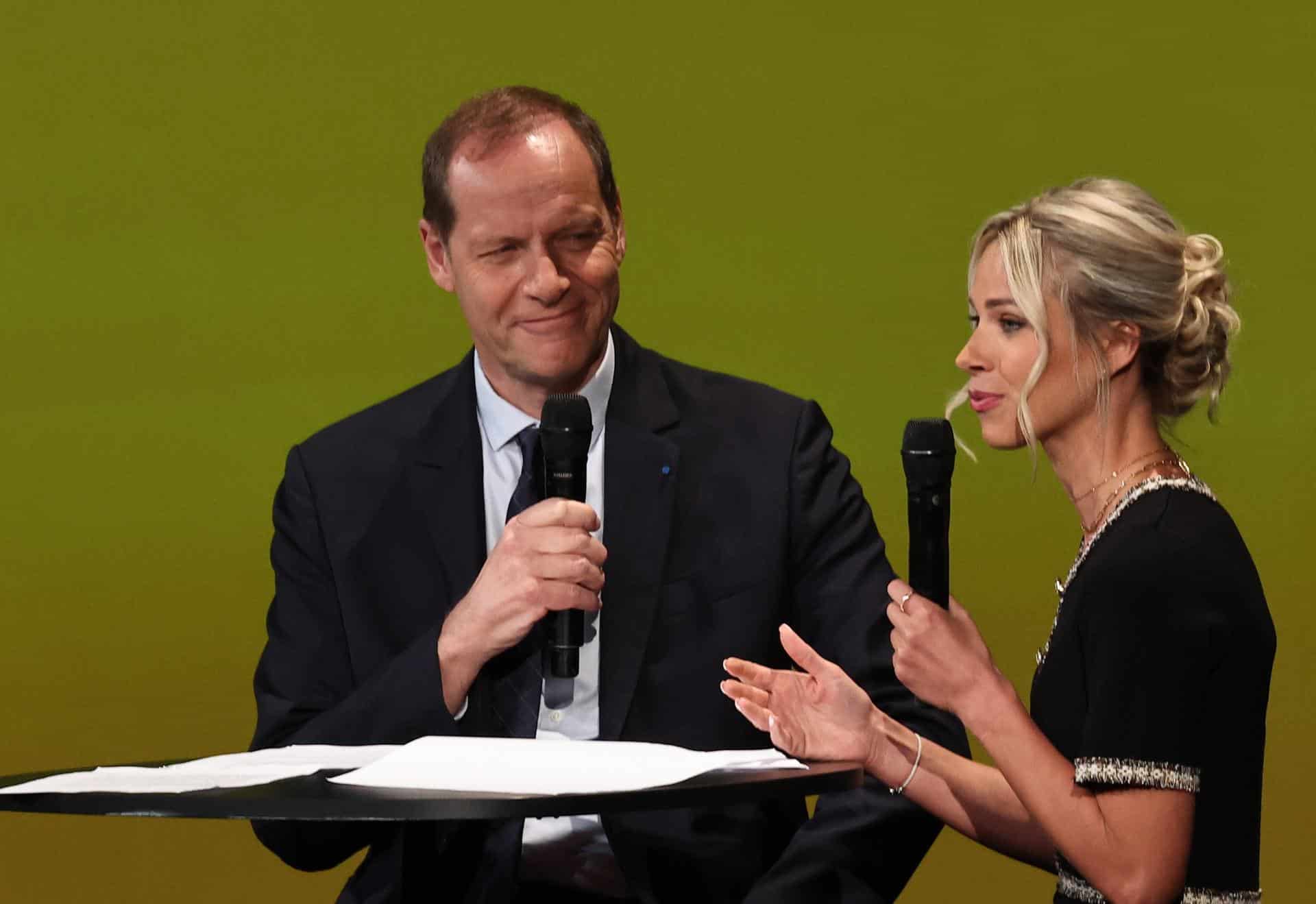 Christian Prudhomme y Marion Rousse, directores del Tour  masculino y femenino, durante la presentación de los recorridos de 2025. EFE/EPA/CHRISTOPHE PETIT TESSON