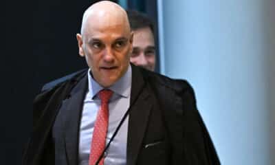 El magistrado del Supremo Tribunal Federa (STF), Alexandre de Moraes, participa en una sesión ordinaria del pleno del STF este miércoles, en Brasilia (Brasil). EFE/ Andre Borges