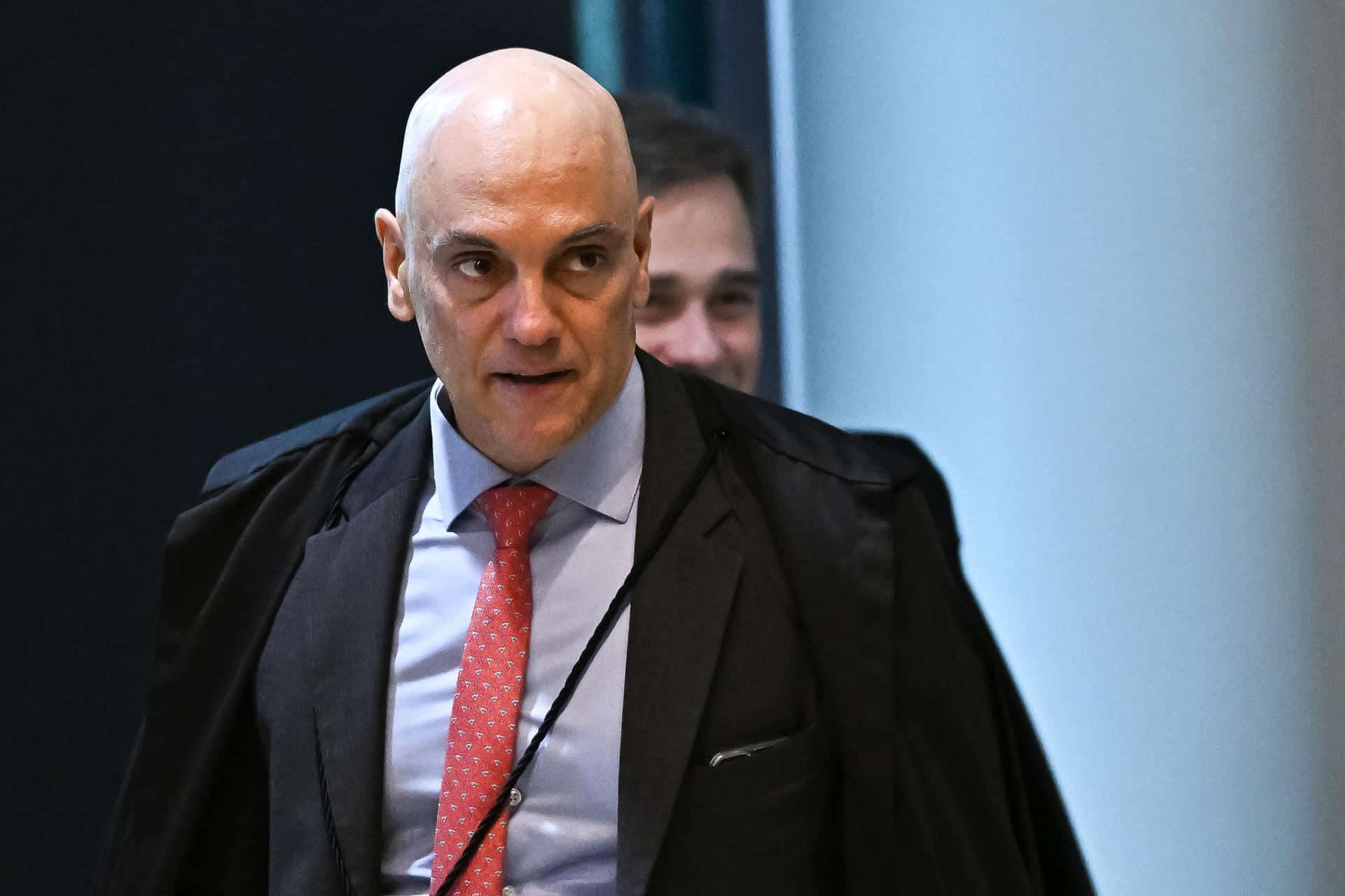 El magistrado del Supremo Tribunal Federa (STF), Alexandre de Moraes, participa en una sesión ordinaria del pleno del STF este miércoles, en Brasilia (Brasil). EFE/ Andre Borges