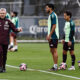 El director técnico de la selección mexicana de fútbol Javier Aguirre (i), participa en un entrenamiento previo al amistoso contra Valencia en el Centro de Alto Rendimiento este martes, en Ciudad de México (México). EFE/Sáshenka Gutiérrez