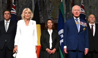 El rey Carlos III de Gran Bretaña (2-D) y la reina Camila (2-I) asisten a una recepción parlamentaria ofrecida por el primer ministro australiano, Anthony Albanese, y su pareja, Jodie Jaydon, en la Casa del Parlamento en Canberra, Australia, el 21 de octubre de 2024. EFE/EPA/LUKAS COCH AUSTRALIA AND NEW ZEALAND OUT