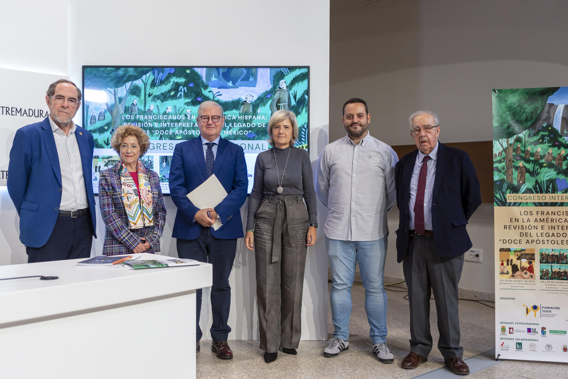 Presentación en rueda de prensa del Congreso Internacional 'Los franciscanos en la América hispana: revisión e interpretación del legado de los Doce Apóstoles de México', a la que asiste la consejera de Cultura, Turismo, Jóvenes y Deportes, Victoria Bazaga; el director de la Fundación Academia Europea de Yuste, Juan Carlos Moreno, y la directora de la Real Academia de Extremadura de las Artes y las Letras, María del Mar Lozano. EFE/Jero Morales