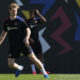 El jugador del FC Barcelona Frenkie de Jong durante un entrenamiento del equipo azulgrana. EFE/Enric Fontcuberta.