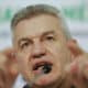 El entrenador de la Selección Mexicana de fútbol, Javier Aguirre, habla durante una rueda de prensa este lunes, en el Estadio Akron, de la ciudad de Guadalajara, Jalisco (México). EFE/ Francisco Guasco