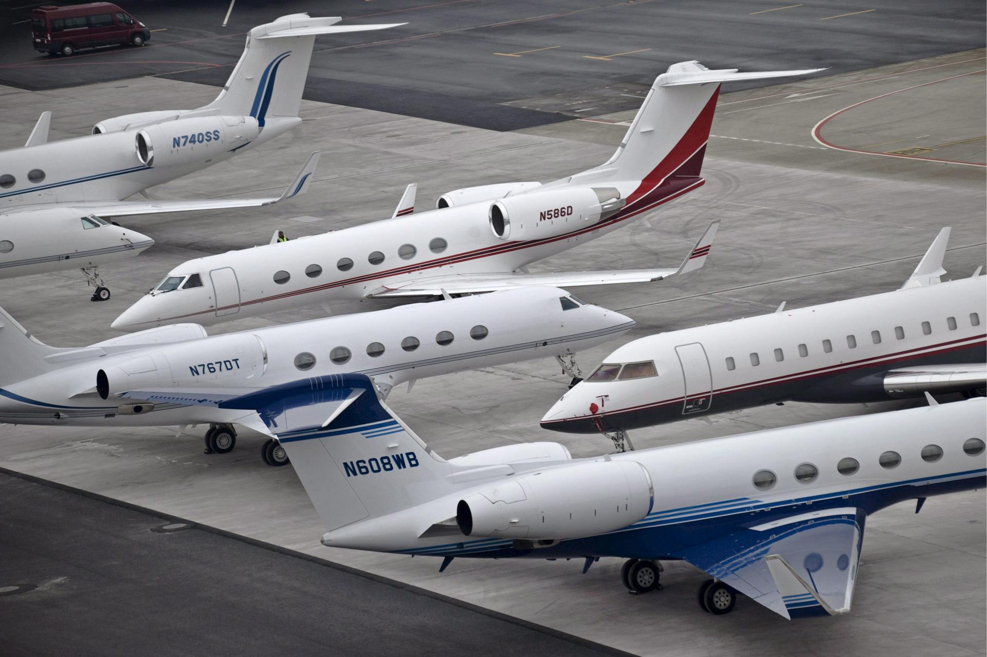 Imagen de archivo de aviones privados en un aeropuerto.EFE/Urs Jaudas