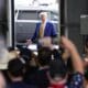 El candidato presidencial republicano Donald J. Trump llega para hablar con la prensa en el hangar del aeropuerto privado Million Air en el Aeropuerto Internacional Austin-Bergstrom en Austin. EFE/EPA/DUSTIN SAFRANEK