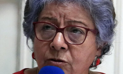 La coordinadora del Comité de Familiares de Detenidos Desaparecidos en Honduras (Cofadeh), Bertha Oliva, habla durante una conferencia de prensa este miércoles en Tegucigalpa (Honduras). EFE/ Str