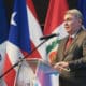 El defensor del Pueblo de Paraguay, Rafael Ávila, habla durante la inauguración de la XIX Asamblea General de la Federación Iberoamericana del Ombudsperson (FIO), este miércoles, en Asunción (Paraguay).. EFE/ Nina Osorio