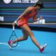 La tenista española Paula Badosa en acción durante su partido de cuartos de final individual femenino contra la china Shuai Zhang en el Abierto de China, en Pekín. EFE/EPA/ANDRÉS MARTÍNEZ CASARES