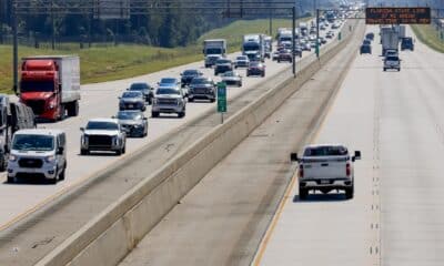 Antes de la llegada prevista a tierra del huracán Milton, el tráfico vehicular fluye hacia el norte desde Florida por la carretera interestatal 75, en Adel, Georgia, EE.UU. EFE/EPA/Erik S. Lesser