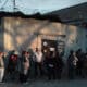 Fotografía del 10 de septiembre de 2024 de personas realizan una fila para obtener ayuda social en Buenos Aires (Argentina). EFE/ Juan Ignacio Roncoroni