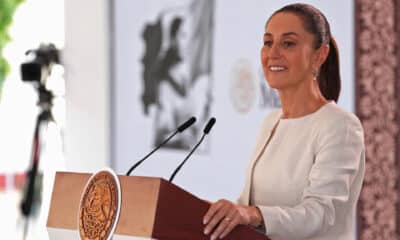 Fotografía cedida por la presidencia de México de la presidenta de México, Claudia Sheinabum, en una rueda de prensa este viernes, en el municipio de Cabo San Lucas, en Baja California Sur (México). EFE/Presidencia de México/SOLO USO EDITORIAL/SOLO DISPONIBLE PARA ILUSTRAR LA NOTICI QUE ACOMPAÑA(CRÉDITO OBLIGATORIO)