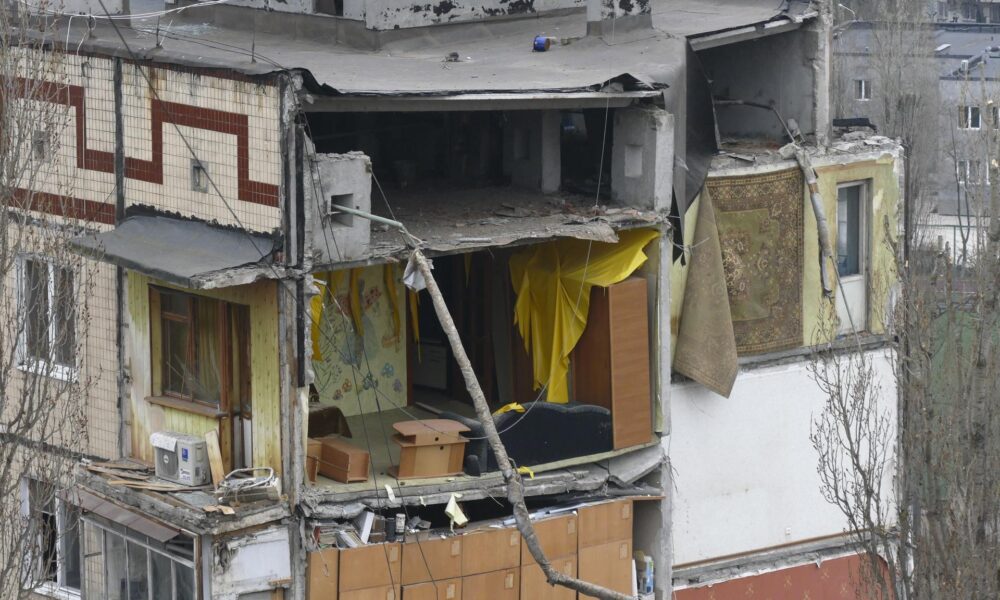 Foto de archivo de un edificio residencial después de un ataque en la ciudad de Odesa, sur de Ucrania. EFE/EPA/IGOR TKACHENKO