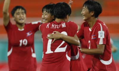 Jugadoras de Corea del Norte celebran un gol ante Inglaterra en un partido del Mundial Femenino sub-17. EFE/ Diana Sánchez