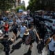 Fotografía de archivo de una de las recientes jornadas de marchas llevadas a cabo en Buenos Aires en protesta por las reformas del Gobierno de Javier Milei. EFE/ Juan Ignacio Roncoroni