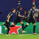 Dusan Vlahovic, de la Juventus (C), celebra con sus compañeros tras marcar el 2-2 durante el partido de la Champions League entre RB Leipzig y Juventus. EFE/EPA/FILIP CANTANTE