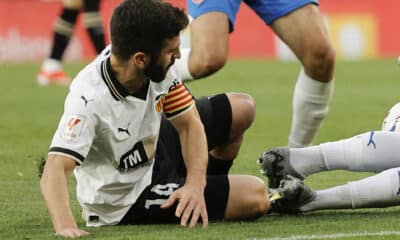 El lateral izquierdo del Valencia José Luis Gayà durante el partido de Liga disputado ante el Girona en el que se produjo la lesión que la ha mantenido cinco meses inactivo. EFE/ Manuel Bruque