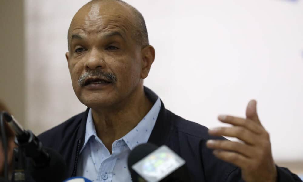 Fotografía de archivo del director de la ONG Observatorio Venezolano de Prisiones (OVP), Humberto Prado, durante una rueda de prensa, el jueves 1 de noviembre de 2018, en Caracas (Venezuela). EFE/Cristian Hernandez