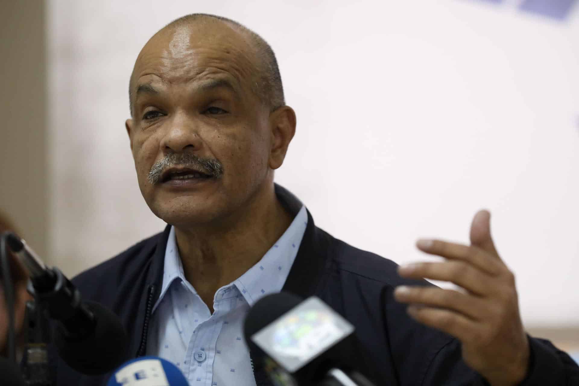 Fotografía de archivo del director de la ONG Observatorio Venezolano de Prisiones (OVP), Humberto Prado, durante una rueda de prensa, el jueves 1 de noviembre de 2018, en Caracas (Venezuela). EFE/Cristian Hernandez