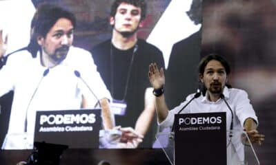 El líder de Podemos, Pablo Iglesias, interviene en la Asamblea Ciudadana "Sí Se Puede", en Vistalegre, en Madrid (2014). EFE/Zipi