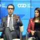 El ministro de Economía, Comercio y Empresa de España, Carlos Cuerpo, habla junto a la ministra de Planificación, Desarrollo Económico y Cooperación Internacional de Egipto, Rania Al Mashat, durante un foro sobre las prioridades de las instituciones de Bretton Woods para la próxima década realizado este miércoles, en el Centro para el Desarrollo Global en Washington (EE.UU). EFE/Lenin Nolly