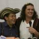 Imagen de archivo del cantante colombiano Carlos Vives (d) junto a su acordeonista Egidio Cuadrado. EFE/Leonardo Muñoz