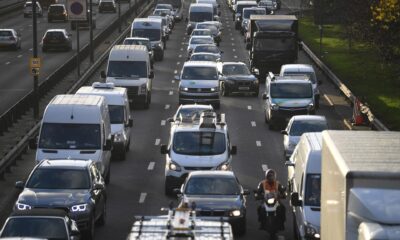 En la imagen de archivo, congestión de tráfico en la carretera de circunvalación norte de Londres. EPA/NEIL HALL