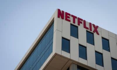 Fotografía de archivo fechada el 18 de octubre de 2019 de el logo de Netflix en uno de los edificios de la compañía en Los Ángeles (EE. UU). EFE/ Christian Monterrosa