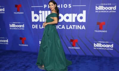 La actriz y modelo colombiana Carmen Villalobos posa en la alfombra azul de los premios Billboard de la Música Latina, este jueves en el Jackie Gleason Theatre, en Miami Beach (Estados Unidos). EFE/ Marlon Pacheco