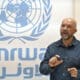 Jonathan Fowler, portavoz en Jerusalén de la agencia de la ONU para los refugiados palestinos (UNRWA), conversa con EFE en la sede de la entidad en Jerusalén Este. Fowler comentó que las últimas medidas adoptadas por el Gobierno israelí para vetar a la agencia son una "falsa solución" y abren la veda a que otros países, como ya hace Israel, desoigan futuros mandatos de la comunidad internacional. "Deshacerse de la UNNRWA no significa que el problema desaparezca: los refugiados siguen ahí, los campamentos -hoy en día ya de hormigón- siguen ahí y continúa existiendo la necesidad de velar por el bienestar de la población refugiada palestina", dijo Fowler.- EFE/ Alejandro Ernesto