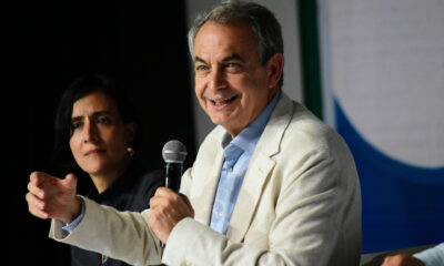 El expresidente del Gobierno español, José Luis Rodríguez Zapatero habla durante la Feria de Economías para la vida este miércoles, en Barranquilla (Colombia). EFE/ Aleidys Coll