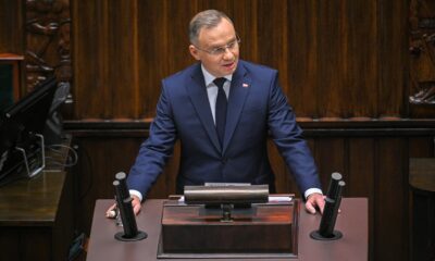 El presidente polaco, Andrzej Duda, pronuncia un discurso en el primer aniversario de las elecciones parlamentarias del 15 de octubre de 2023 durante la sesión de apertura de la cámara baja del Parlamento en Varsovia, el 16 de octubre de 2024. EFE/EPA/Marcin Obara POLAND OUT