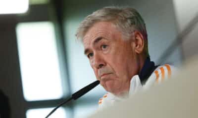 MADRID (ESPAÑA), 18/10/2024.- El entrenador italiano del Real Madrid, Carlo Ancelotti durante la rueda de prensa tras el entrenamiento del equipo en la Ciudad Deportiva de Valdebebas en Madrid este viernes para preparar su enfrentamiento liguero ante el Celta de mañana. EFE/Juan Carlos Hidalgo