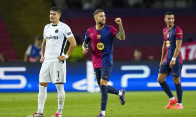 El defensa del FC Barcelona Íñigo Martínez tras conseguir el tercer gol del equipo blaugrana durante el encuentro correspondiente a la segunda jornada de la Liga de Campeones en el Estadio Olímpico Lluis Companys, en Barcelona. EFE/Alejandro García.