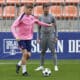 Sorloth, en un ejercicio del entrenamiento en Majadahonda.-EFE/ Rodrigo Jiménez