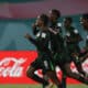 Las jugadoras de Nigeria celebran el gol que les dio el triunfo ante R. Dominicana en el estadio Olímpico Félix Sánchez en Santo Domingo. EFE/ Orlando Barría