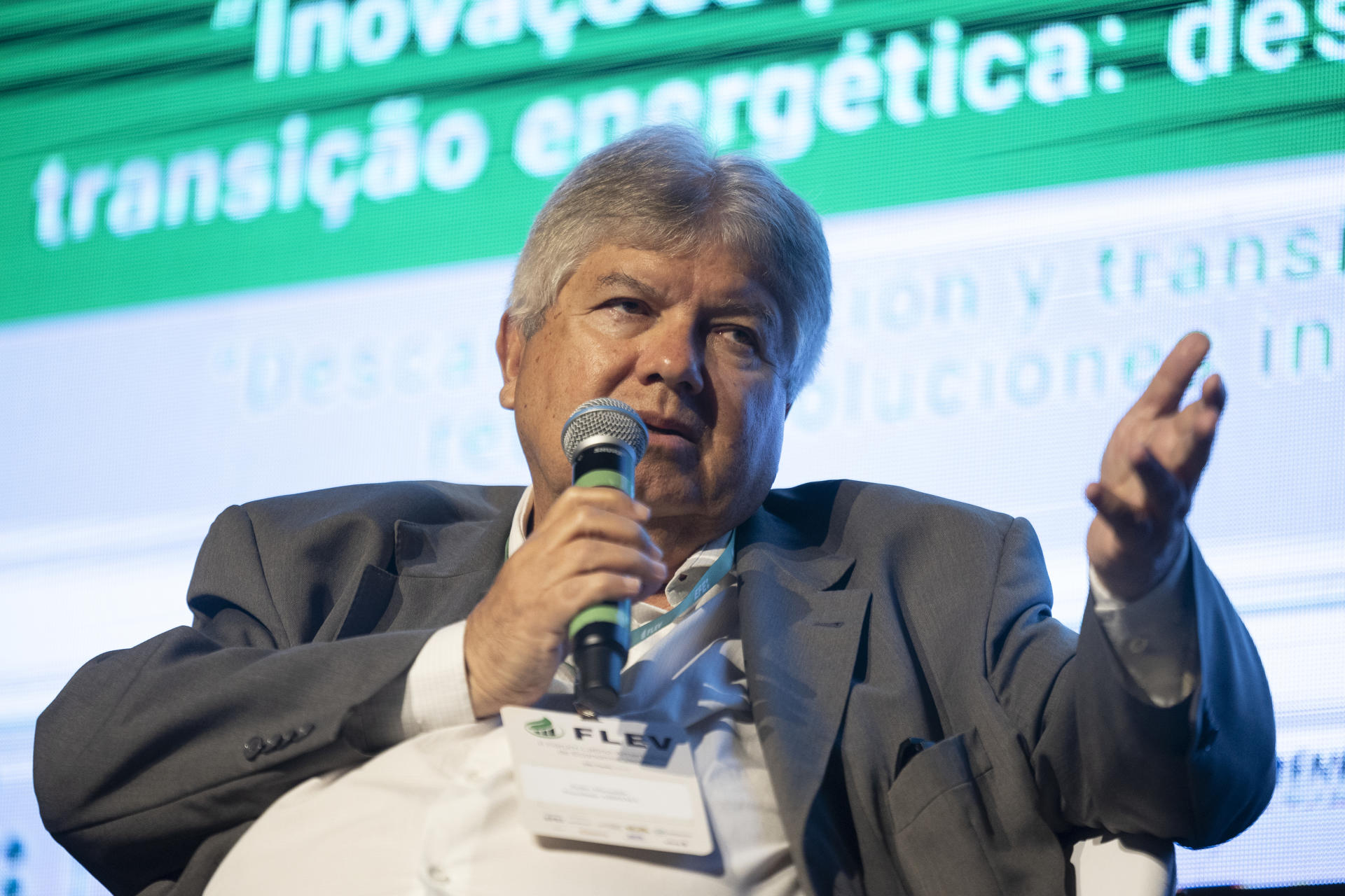 El presidente de ABREMA, Pedro Maranhao, habla durante el segundo día del II Foro Latinoamericano de Economía Verde, este miércoles en São Paulo (Brasil). EFE/ Isaac Fontana