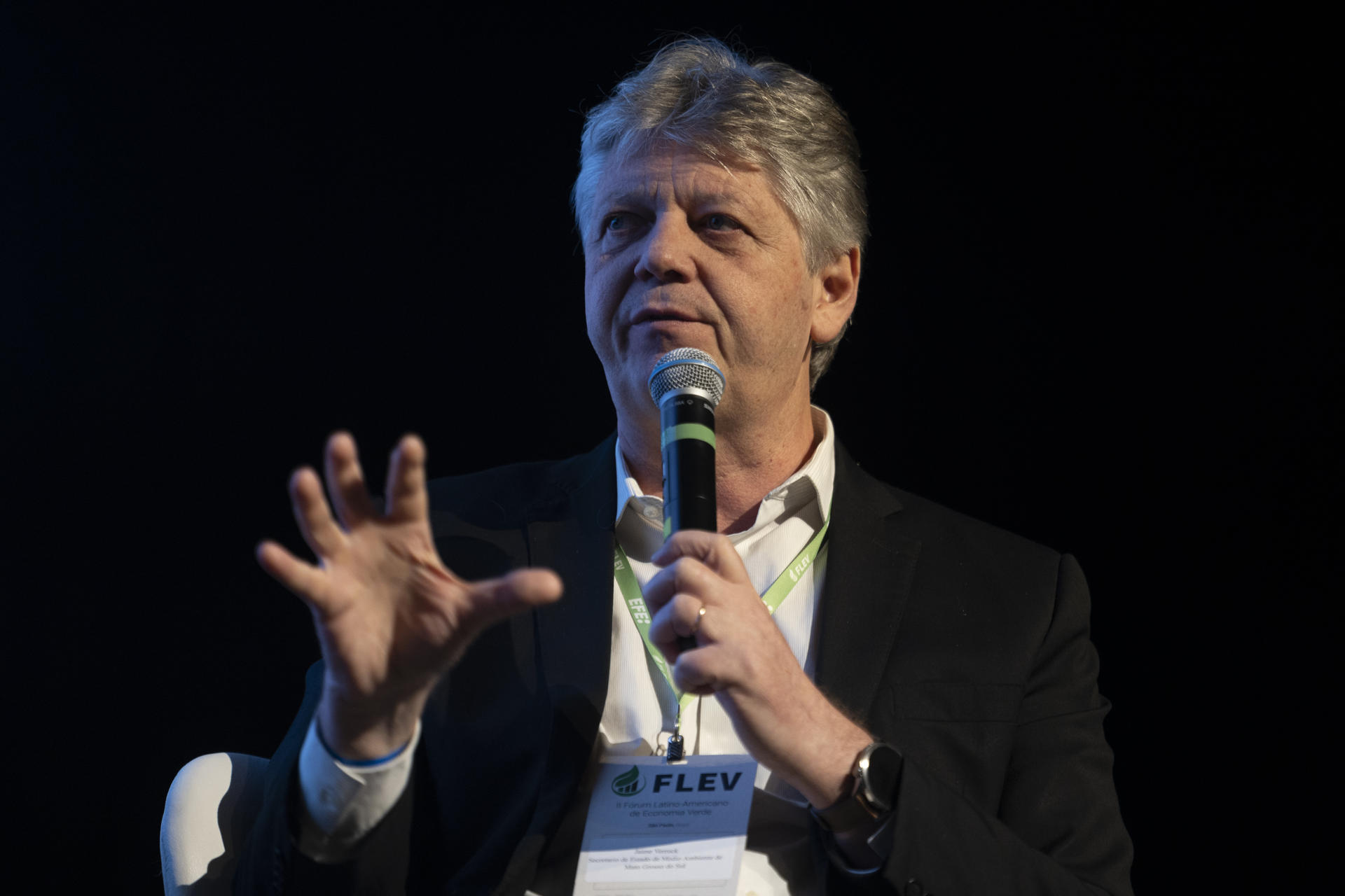 El secretario de Estado de Medio Ambiente de Mato Grosso do Sul, Jaime Verruck, habla durante el segundo día del II Foro Latinoamericano de Economía Verde, este miércoles en São Paulo (Brasil). EFE/ Isaac Fontana