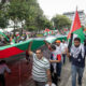 Manifestantes participan en una protesta este domingo, en Ciudad de Guatemala (Guatemala). La comunidad palestina en Guatemala realizó una caminata en la que exigió el "cese del genocidio" por parte de Israel en Gaza y también pidió al país centroamericano que corte relaciones diplomáticas con el Gobierno de Benjamín Netanyahu. EFE/ David Toro