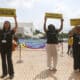 Activistas de Greenpeace protestan durante la COP16 este lunes en Cali (Colombia). Una alcancia gigante en forma de marrano fue instalada este lunes en la Zona Azul de la COP16, donde se celebra el Día de Financiamiento y Mecanismos de Implementación, para pedir "a los países ricos abrir su hucha" y cumplir con los compromisos financieros a los que se comprometieron para 2025. EFE/Ernesto Guzmán