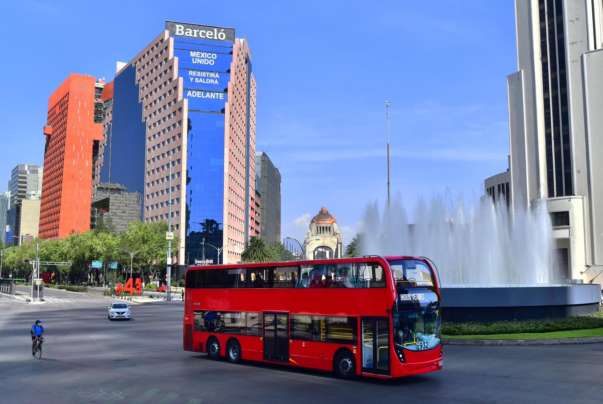 Fotografía que muestra edificios de inversión privada que ha modernizado la infraestructura en Ciudad de México (México). Archivo. EFE/Jorge Núñez